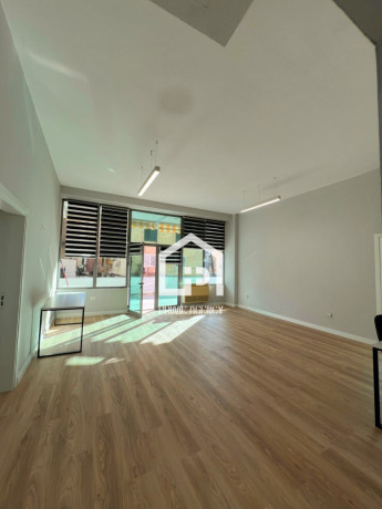 jepet-me-qira-ambjent-biznesi-1-post-parkimi-komuna-e-parisit-big-3