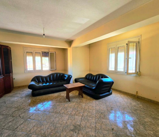 shitet-apartament-2-1zona-pogradec-prane-valutes-big-0