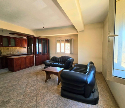 shitet-apartament-2-1zona-pogradec-prane-valutes-big-1