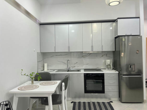 liqeni-i-thate-jepet-me-qera-11-big-4