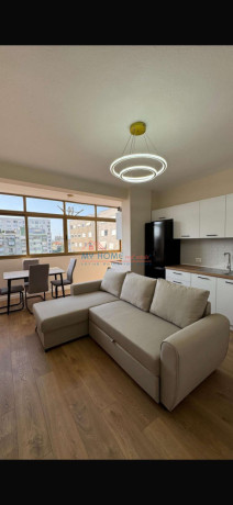 apartament-21-me-qira-tek-21-dhjetori-big-0