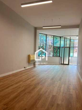 jepet-me-qira-ambjent-biznesi-1-post-parkimi-komuna-e-parisit-big-1