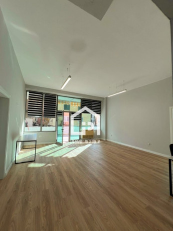 jepet-me-qira-ambjent-biznesi-1-post-parkimi-komuna-e-parisit-big-3