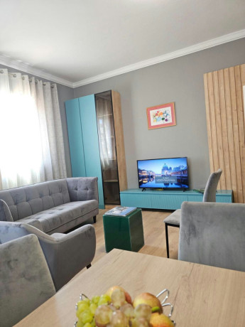 pazari-i-ri-jepet-me-qera-11-big-1