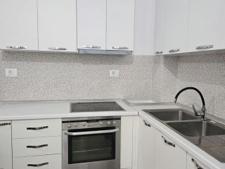 Tregu Elektrik jepet me qera 1+1