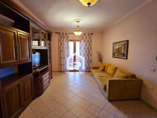 JEPET ME QIRA: Apartament 2+1/Rruga Kavajës/ KISHA ORTODOKSE