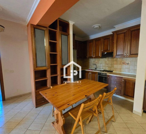 jepet-me-qira-apartament-21rruga-kavajes-kisha-ortodokse-big-1