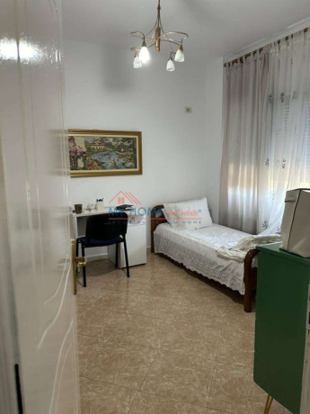 apartament-21-me-qera-tek-komuna-e-parisit-big-2