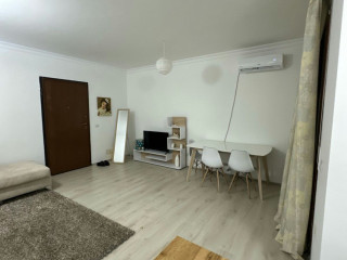 Liqeni i thate jepet me qera 1+1