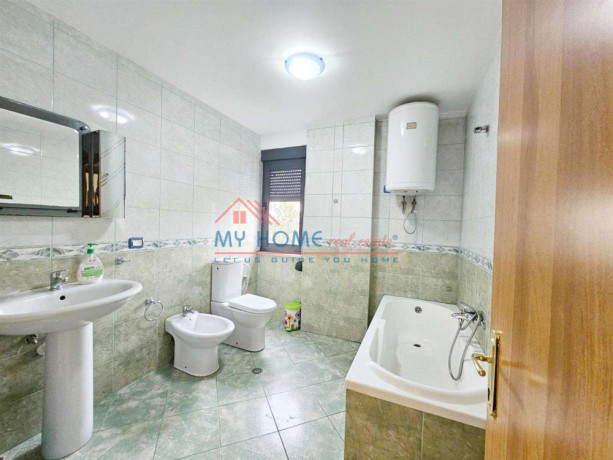 zyre-me-qira-ne-qender-tirane-big-0