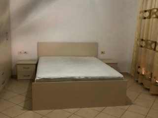 Liqeni i thate jepet me qera 2+1