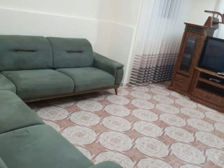 Rr."Kavajes" jepet me qera 2+1