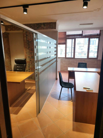 zogu-i-zi-jepet-me-qera-zyre-big-1