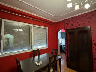 Rr."Kavajes" jepet me qera 2+1