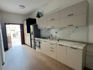 Selite jepet me qera 1+1