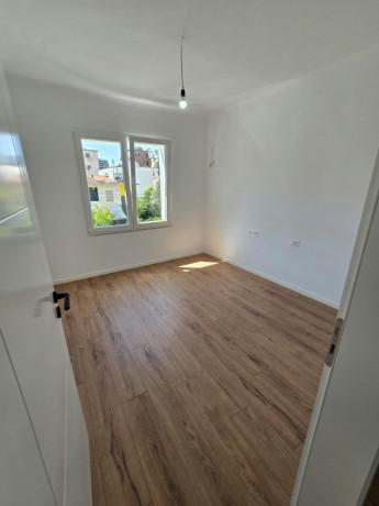 shtepi-per-shitje-per-banim-ne-pallat-egzistues-21-zona-rr-e-elbasanit-shkolla-baletit-big-2