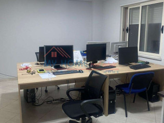 Zyre me qera tek Jordan Misja ne Tirane