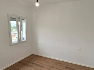 SHITET APARTAMENT 1+1/Rruga Irfan Tomini_ pranë Karburat KASTRATIT