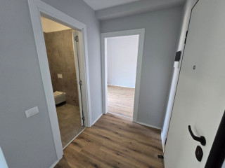 JEPET ME QERA APARTAMENT/ZYRE 1 +1 /PRANE SPITALIT GJERMAN & M.SHYRI