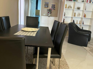 Rr."Kavajes" jepet me qera 3+1