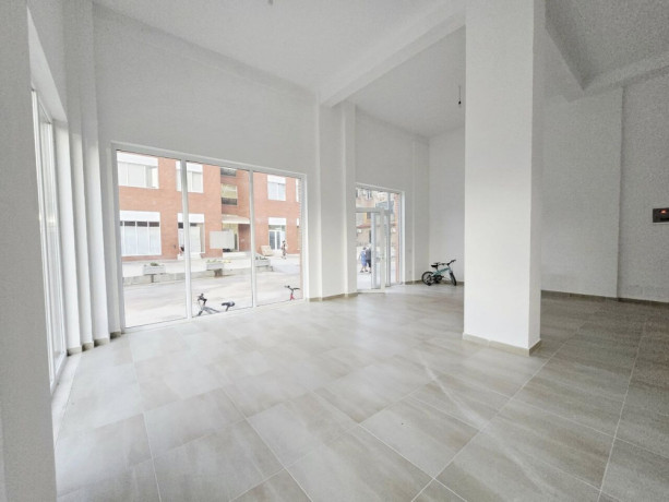 jepet-me-qira-njesi-ambjent-biznesi-prane-spitalit-nene-tereza-big-1