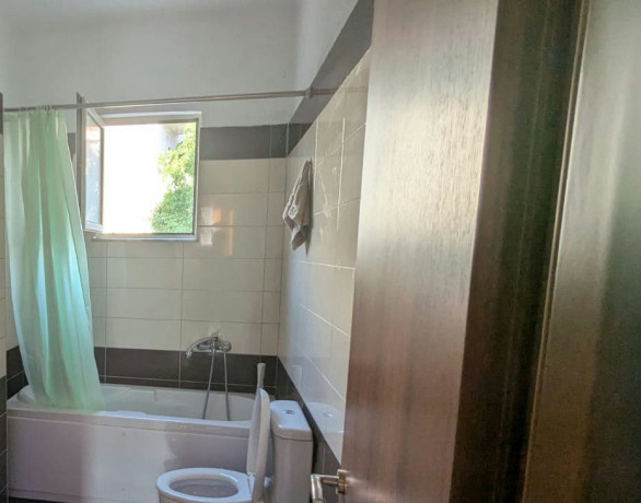 xhamlliku-jepet-me-qera-21-big-2