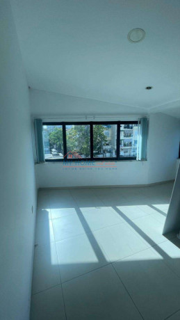 zyre-me-qera-tek-brryli-tirane-big-3