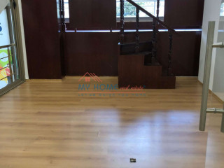 Zyre me qera Qender Tirane