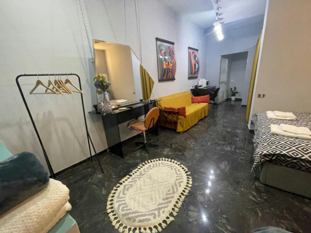 selvia-jepet-me-qera-garsoniere-big-3