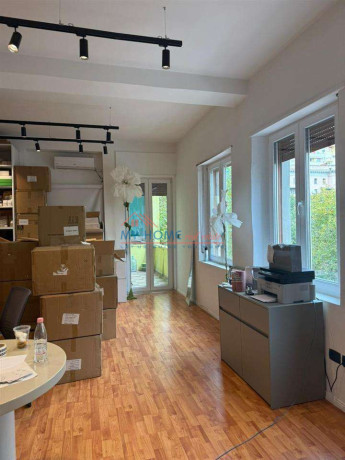 zyre-me-qira-ne-bllok-tirane-big-0