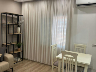 Medreseja jepet me qera 1+1