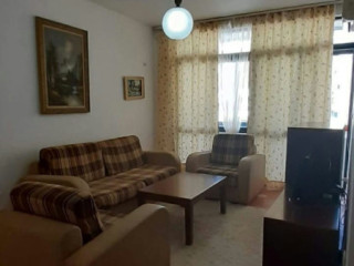 Ekspozita jepet me qera 1+1