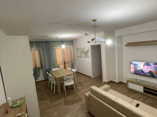 Liqeni jepet me qera 2+1