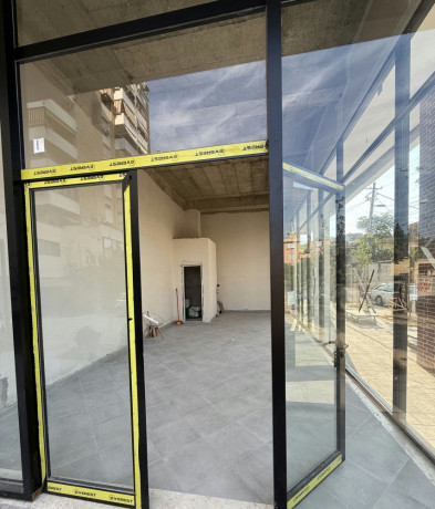 pazari-i-ri-jepet-me-qera-ambjent-komercial-big-0