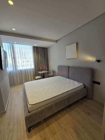 shiten-3-studio-tek-pazari-i-ri-ne-tirane-big-1