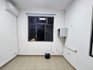 Tek Pazari i Ri jepet me qera ambjent komercial