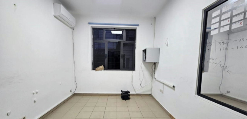 tek-pazari-i-ri-jepet-me-qera-ambjent-komercial-big-0