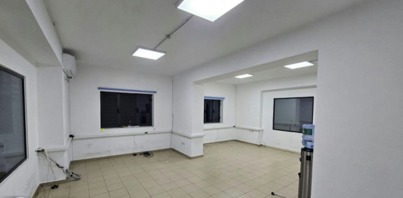 tek-pazari-i-ri-jepet-me-qera-ambjent-komercial-big-1