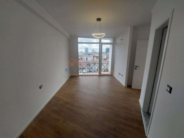 apartament-21-ne-shitje-tek-rruga-e-barikadave-ne-tirane-big-0