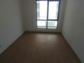 Rr.'5 Maji" jepet me qera 3+1