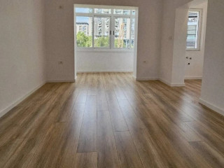 SHITET APARTAMENT Garsonierë/ Qender_Prane Postes Qendrore