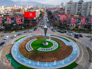 Dyqan ne shitje Zogu i Zi Tirane