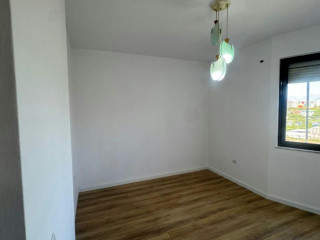 Shtepi per shitje, Pallat i Ri 2+1 Fusha Aviacionit