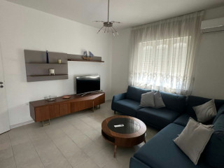 Shtepi me qera, Pallat i Ri 2+1 Pazari i ri / 9-katshet / Barrikada