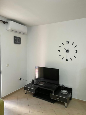 shtepi-me-qera-pallat-i-ri-21-pazari-i-ri-9-katshet-barrikada-big-0