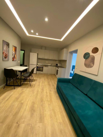 shtepi-me-qera-pallat-i-ri-21-blloku-ambasadave-inxh-ndertimit-big-3