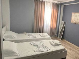 Shtepi me qera, Pallat Egzistues 2+1 Laprake / Spitali ushtarak / Dogana