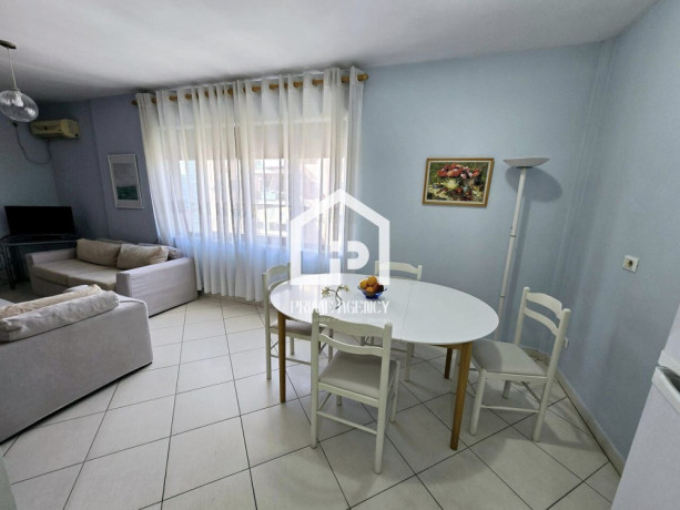 jepet-me-qira-apartament-21-2-qender-rruga-barrikadave-big-1