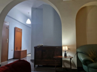 Shtepi me qera, Vile 2+1 Vile: 4 Kateshe Rr. Bardhyl / Siri Kodra / Riza Cerova