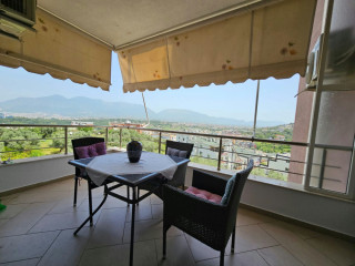 Shtepi me qera, Pallat i Ri 2+1 Liqeni thate / Kopshti Botanik